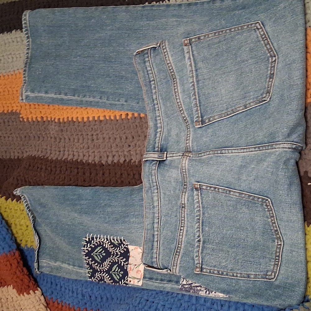 Sundance Light Blue Jeans with Floral Patchwork - Picture 8 of 10